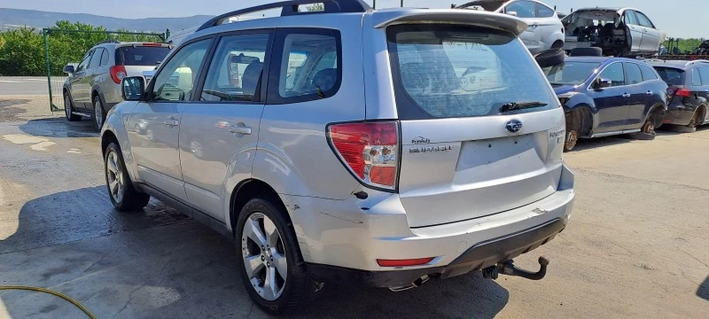 Subaru Forester 2.0D , снимка 3 - Автомобили и джипове - 40971675