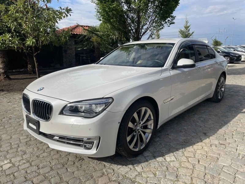 BMW 750 FACELIFT 450кс HEAD-UP, снимка 1 - Автомобили и джипове - 45762650