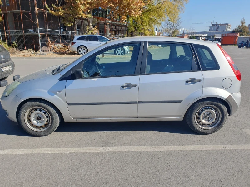 Ford Fiesta, снимка 8 - Автомобили и джипове - 47925789