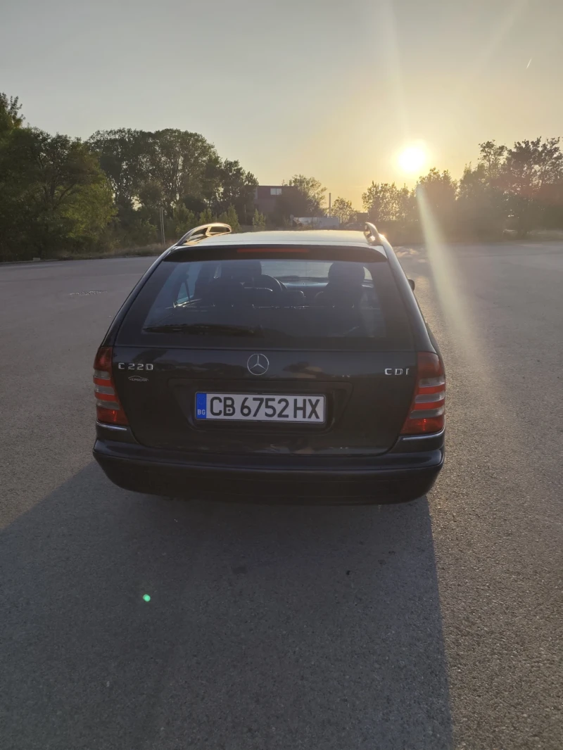 Mercedes-Benz C 220, снимка 5 - Автомобили и джипове - 48085559