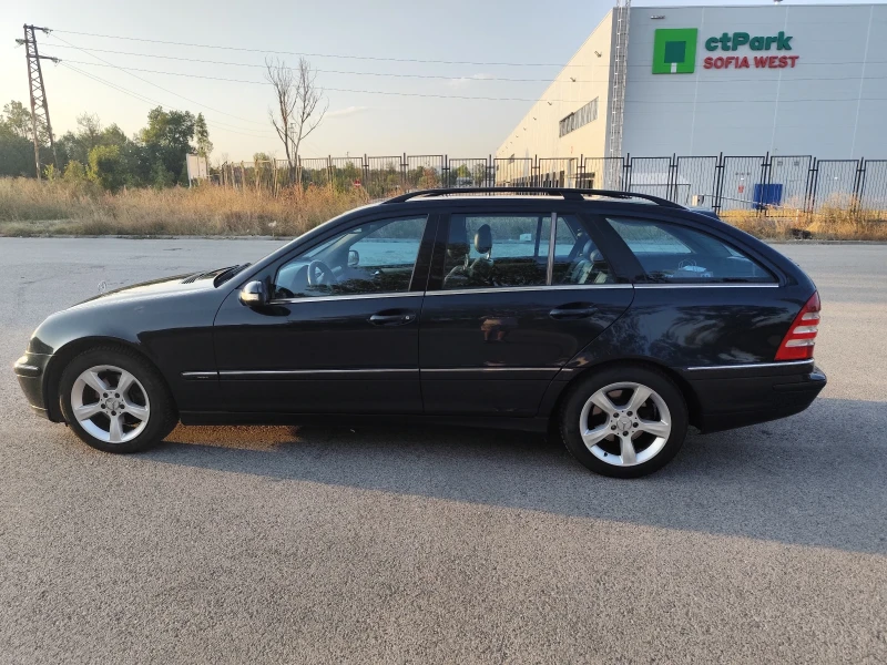 Mercedes-Benz C 220, снимка 3 - Автомобили и джипове - 48085559