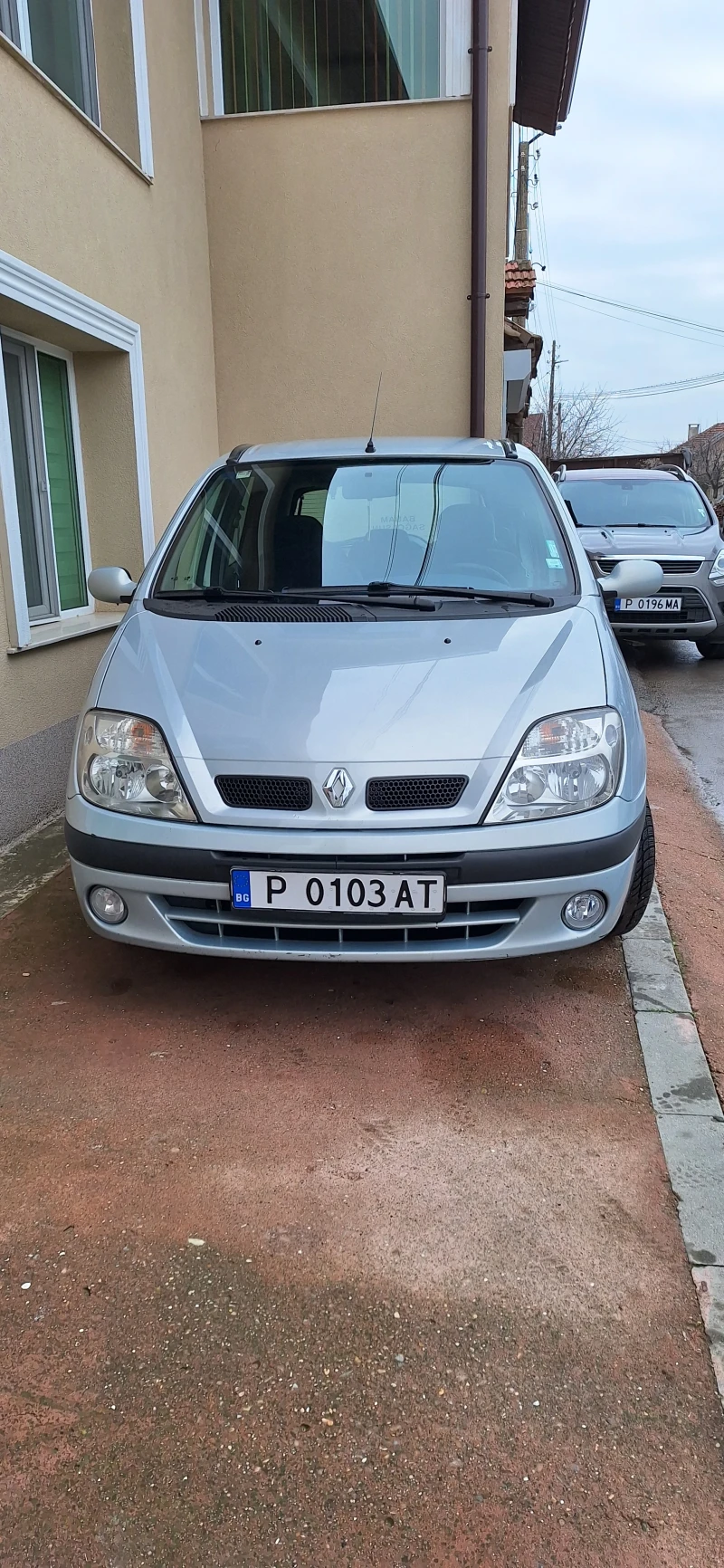 Renault Scenic, снимка 1 - Автомобили и джипове - 48331824