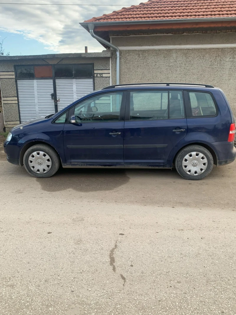 VW Touran, снимка 2 - Автомобили и джипове - 48975817