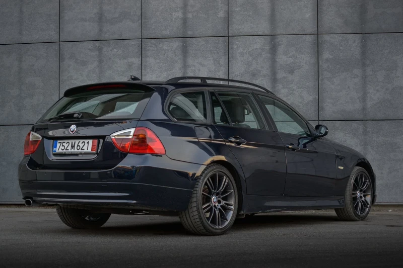 BMW 320 Голяма навигаци/НАПЪЛНО ОБСЛУЖЕНА, снимка 5 - Автомобили и джипове - 51303722