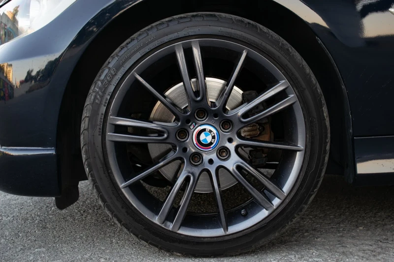 BMW 320 Голяма навигаци/НАПЪЛНО ОБСЛУЖЕНА, снимка 15 - Автомобили и джипове - 51303722