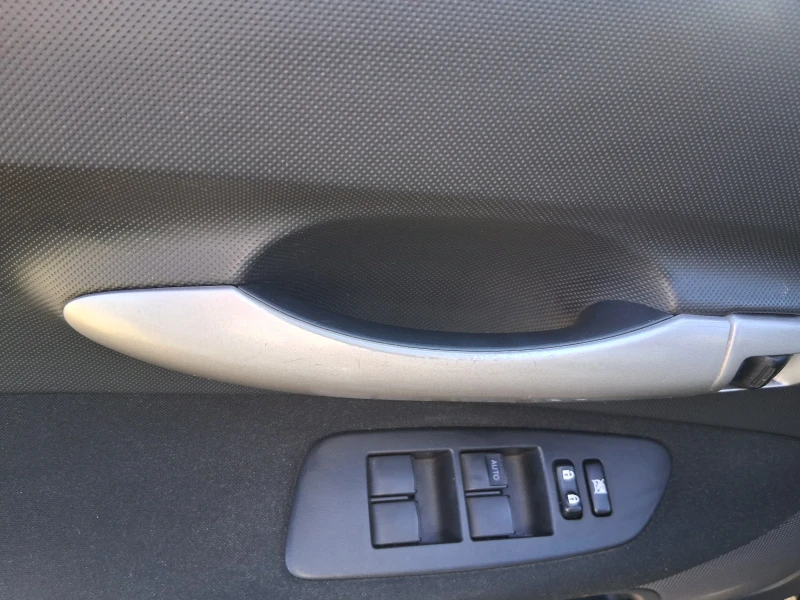 Toyota Auris, снимка 10 - Автомобили и джипове - 52528291