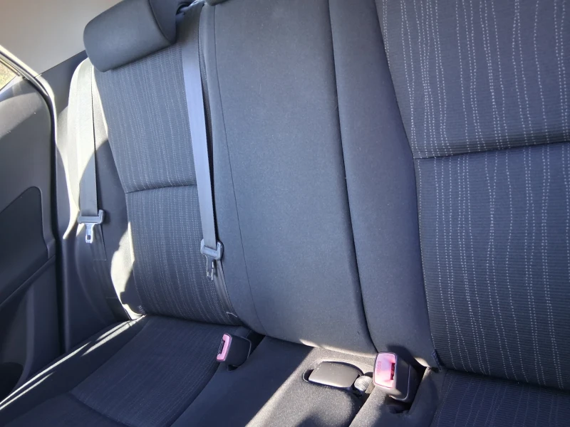 Toyota Auris, снимка 13 - Автомобили и джипове - 52528291