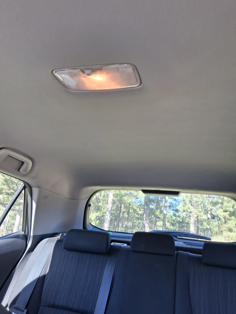 Toyota Auris, снимка 14 - Автомобили и джипове - 52528291