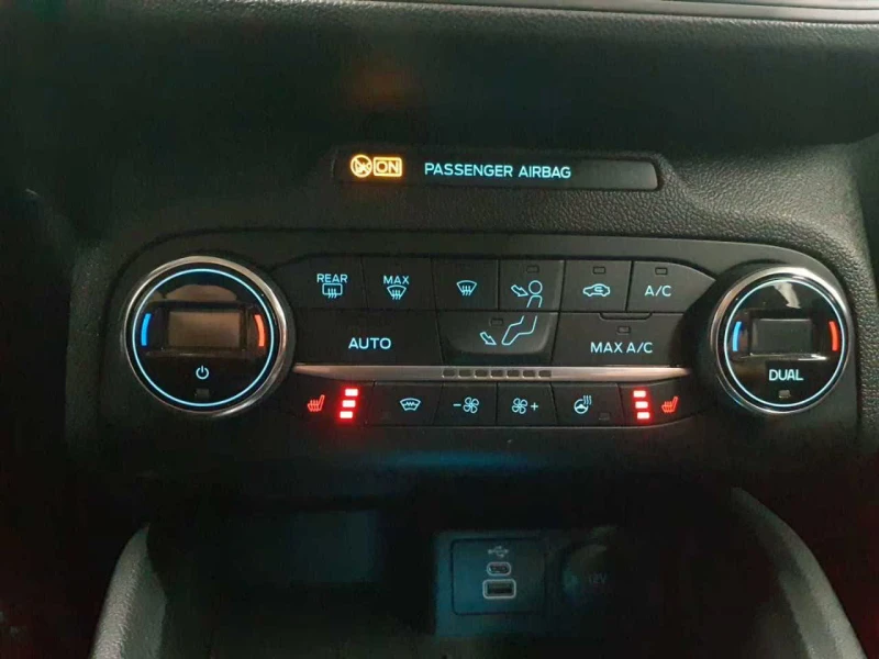 Ford Focus 1.5 Diesel, Автоматик, 2023г. Германия, снимка 5 - Автомобили и джипове - 52813752