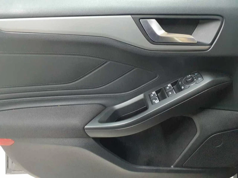 Ford Focus 1.5 Diesel, Автоматик, 2023г. Германия, снимка 8 - Автомобили и джипове - 52813752