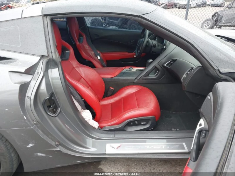 Chevrolet Corvette Stingray Z51 2LT, снимка 5 - Автомобили и джипове - 53297572
