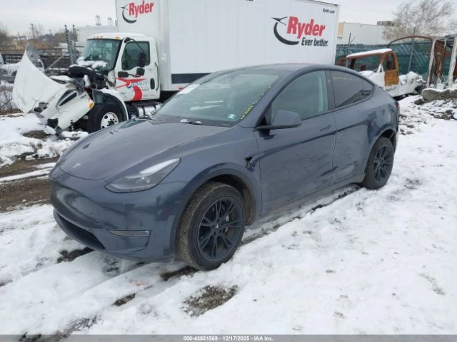 Tesla Model Y LONG RANGE DUAL MOTOR ALL-WHEEL DRIVE, снимка 3 - Автомобили и джипове - 53008665