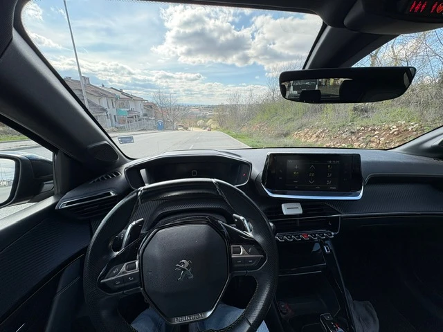 Peugeot 208 GT Line, снимка 7 - Автомобили и джипове - 54056493