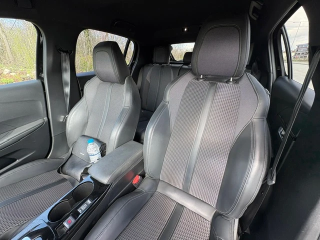 Peugeot 208 GT Line, снимка 8 - Автомобили и джипове - 54056493