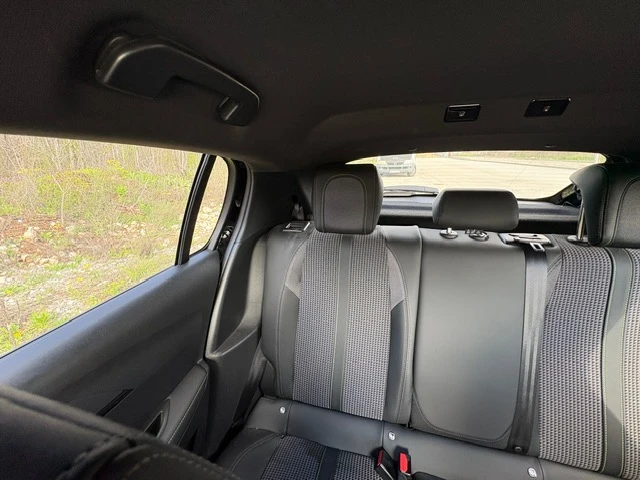 Peugeot 208 GT Line, снимка 9 - Автомобили и джипове - 54056493