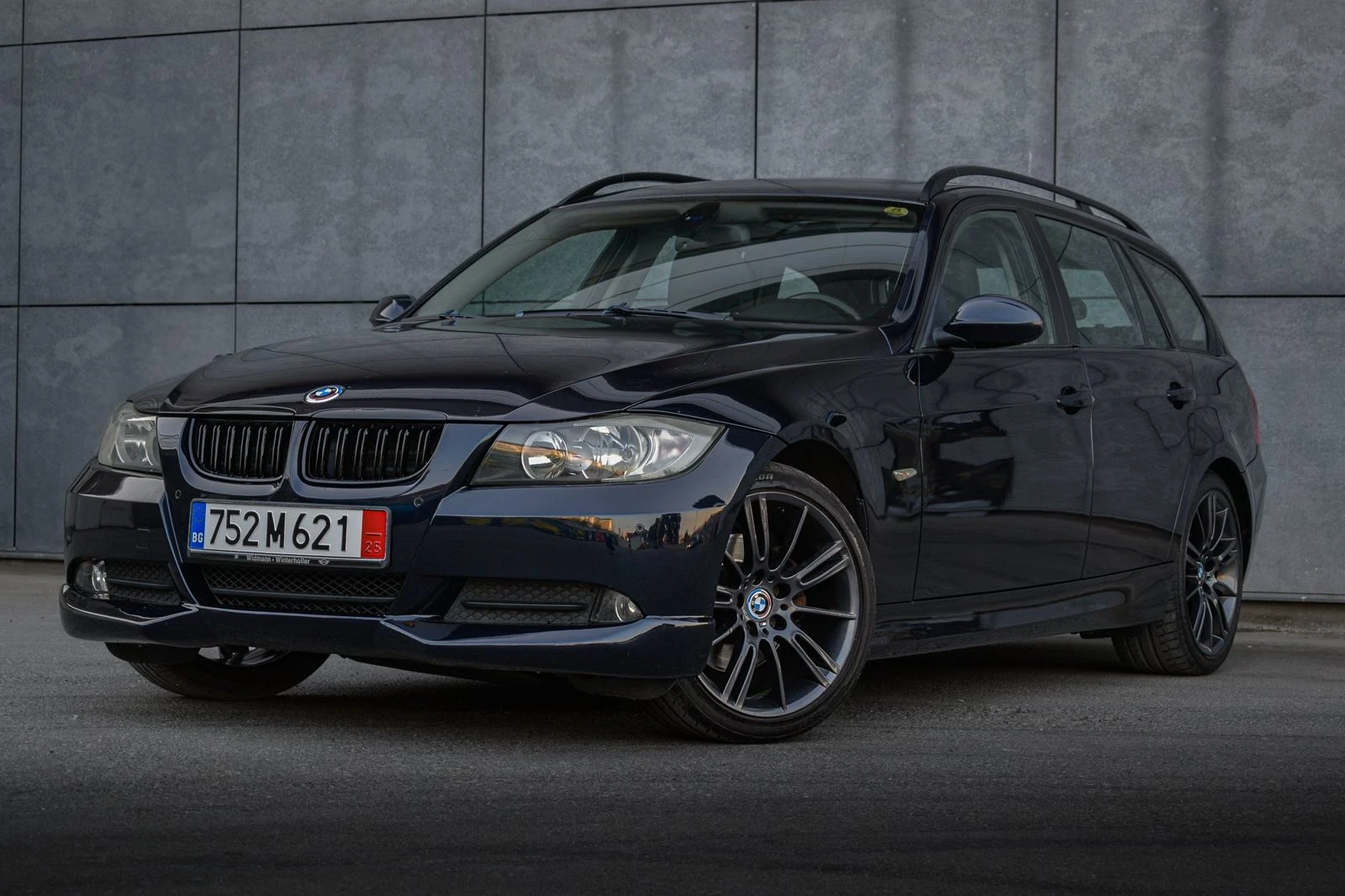 BMW 320 Голяма навигаци/НАПЪЛНО ОБСЛУЖЕНА, снимка 1