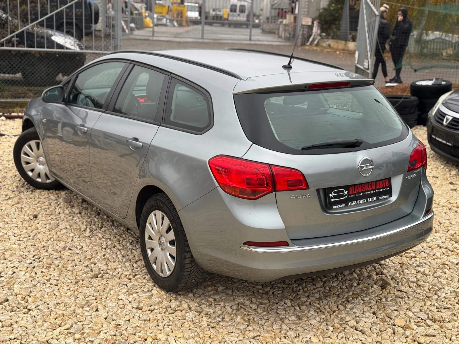 Opel Astra 1.4 Turbo Автомат - изображение 4