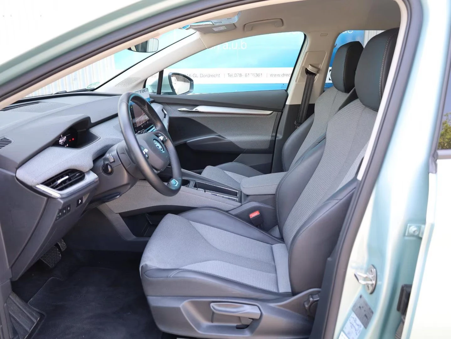 Skoda Enyaq iV60/179HP/CAM/NAVI/LED/KLESS/L.ASSIST/448g - изображение 8