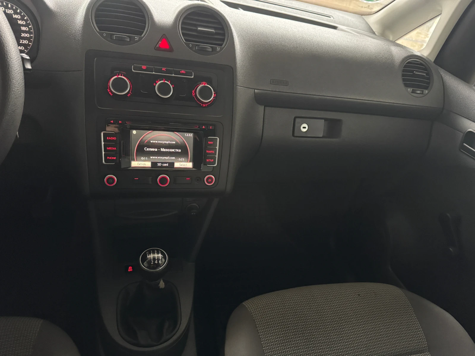 VW Caddy 2.0 TDI 140  | Mobile.bg   10