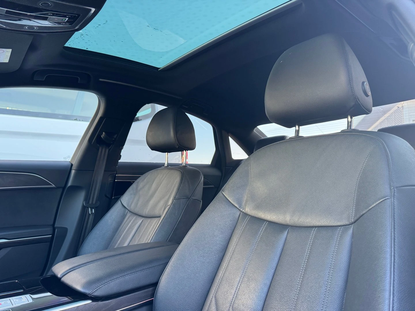 Audi A8 55 TFSI quattro, снимка 12 - Автомобили и джипове - 53322370