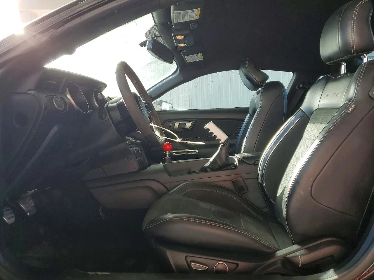 Ford Mustang  - изображение 7