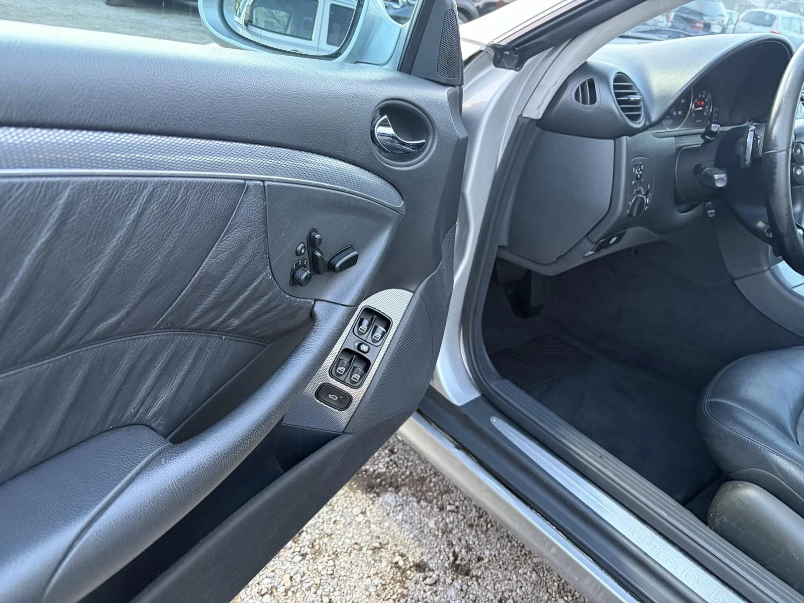 Mercedes-Benz CLK 3.2 , снимка 12 - Автомобили и джипове - 53976059