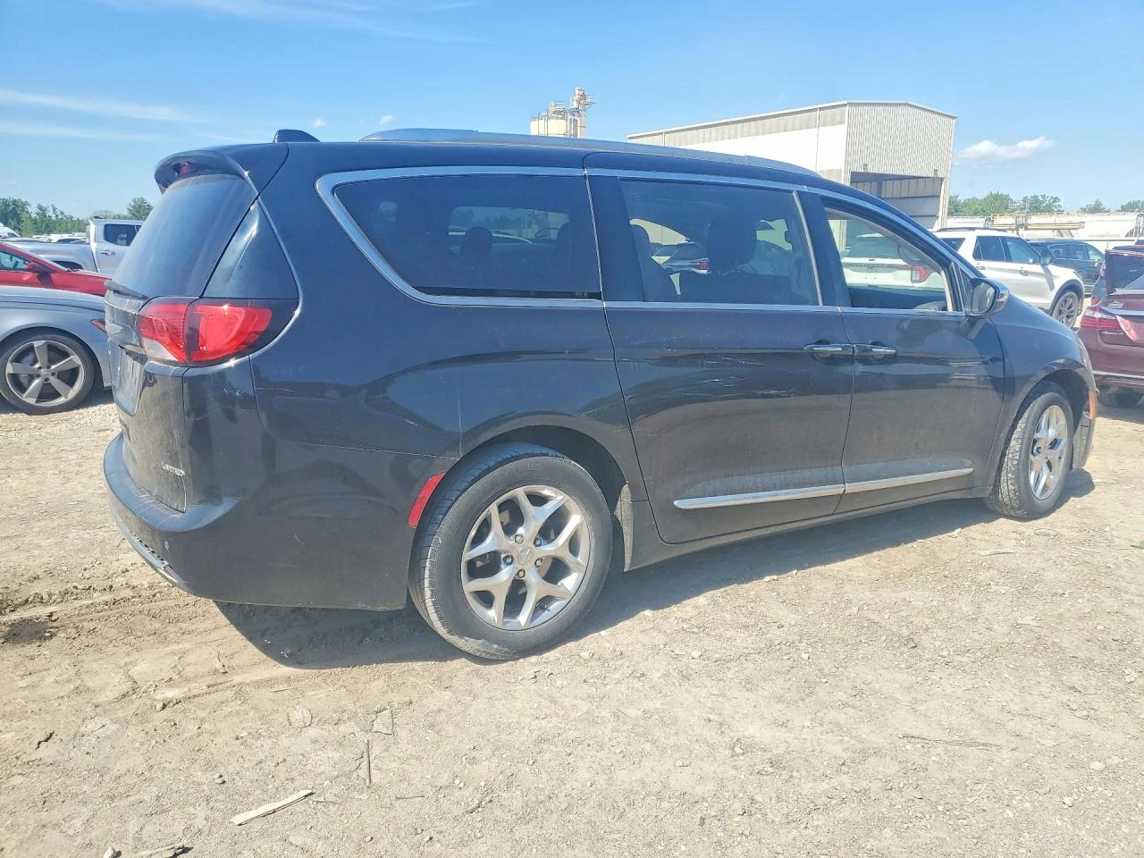 Chrysler Pacifica 3.6l Limited, снимка 3 - Автомобили и джипове - 54713391