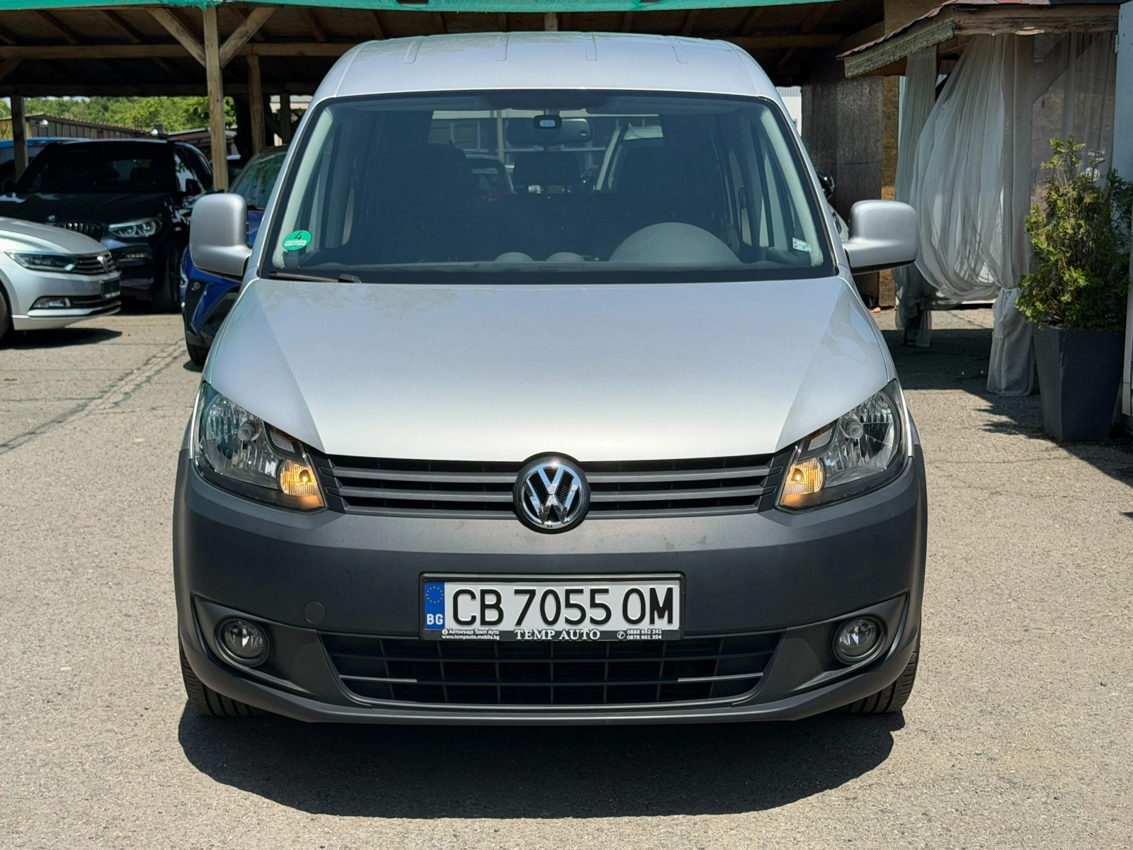 VW Caddy 2.0i* ФАБ.МЕТАН* СЕРВИЗНА КНИЖКА С ПЪЛНА ИСТОРИЯ, снимка 2 - Автомобили и джипове - 54847072