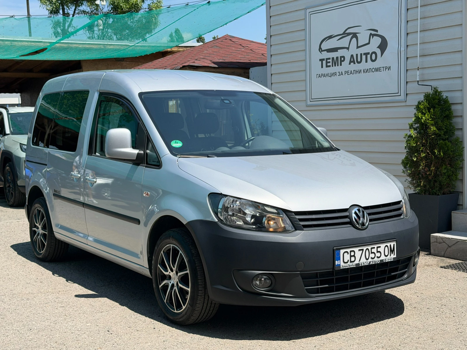 VW Caddy 2.0i* ФАБ.МЕТАН* СЕРВИЗНА КНИЖКА С ПЪЛНА ИСТОРИЯ, снимка 3 - Автомобили и джипове - 54847072