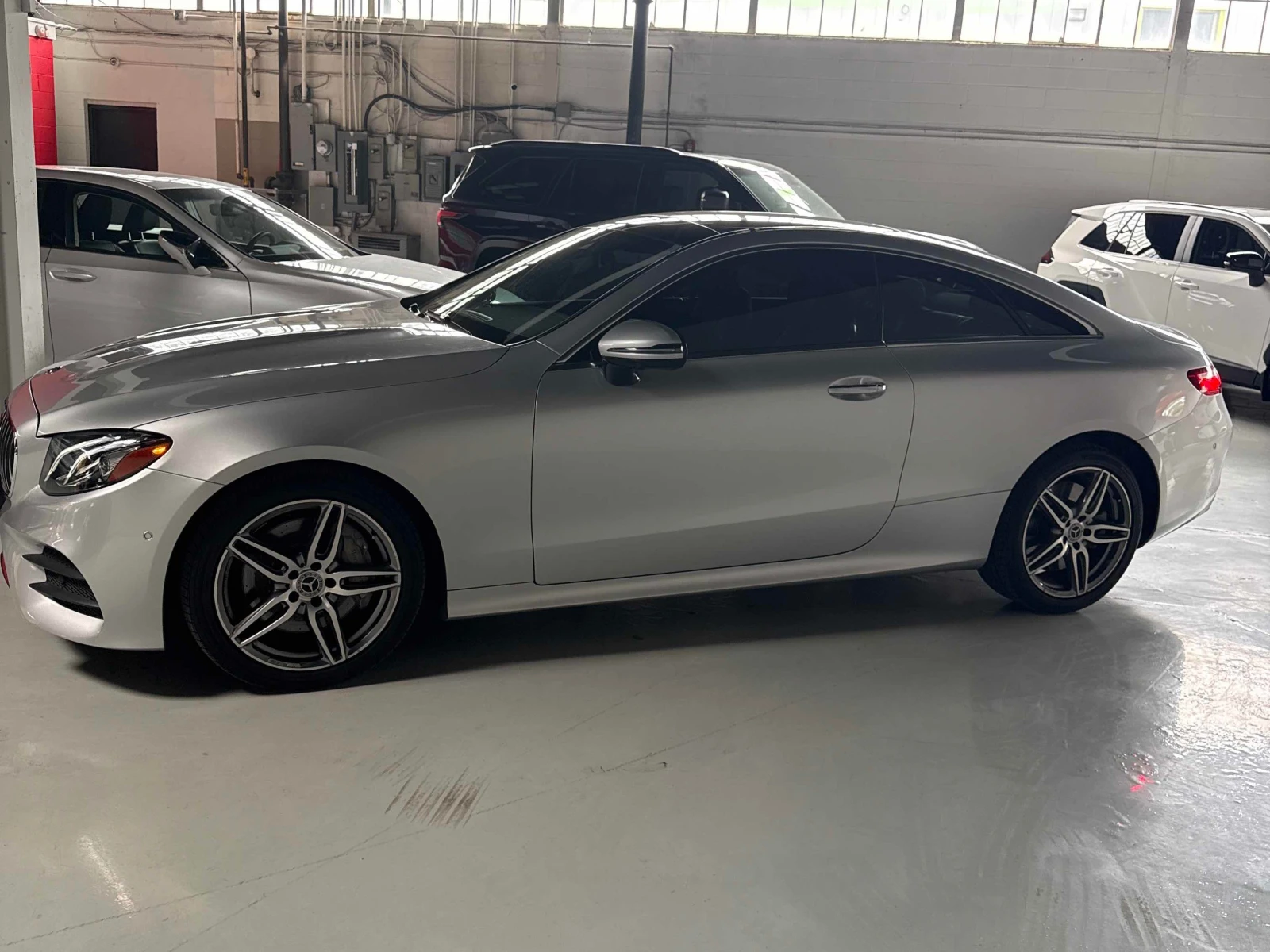 Mercedes-Benz E 450 * * CARFAX * * АВТО КРЕДИТ * * , снимка 2 - Автомобили и джипове - 54902241