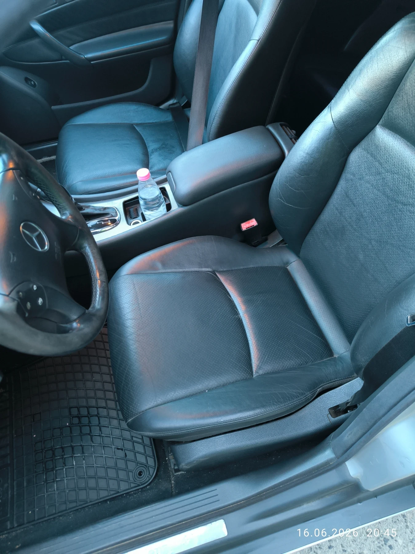 Mercedes-Benz C 320 Avangarde, снимка 15 - Автомобили и джипове - 54934057