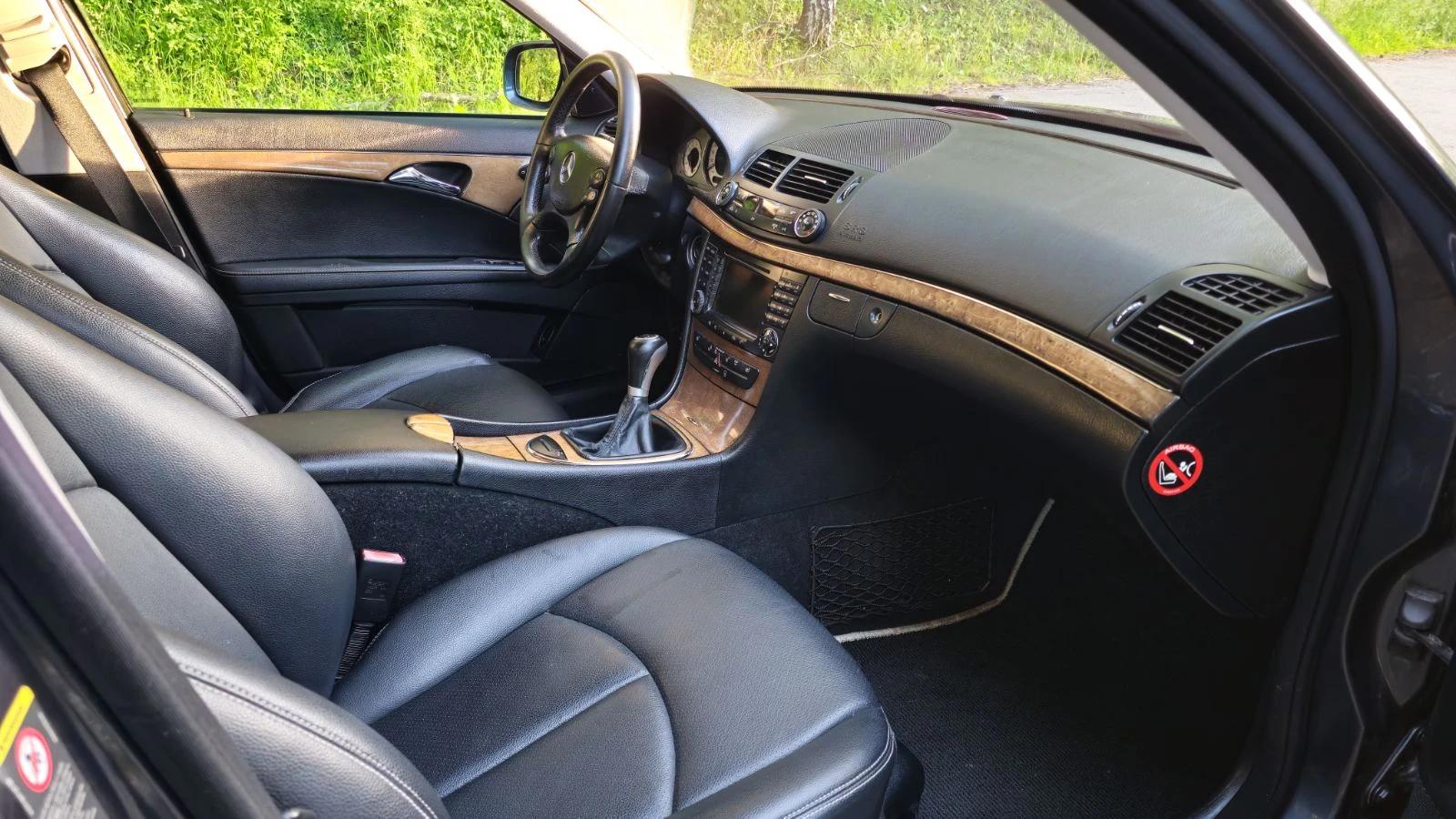 Mercedes-Benz E 200 1.8, снимка 13 - Автомобили и джипове - 54947418