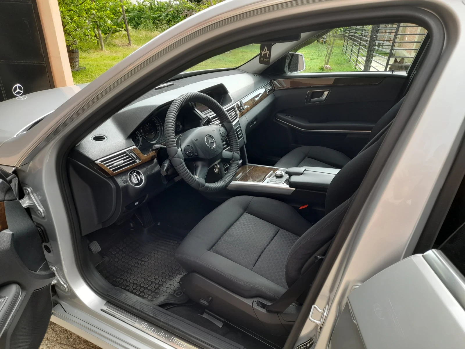 Mercedes-Benz E 350, снимка 5 - Автомобили и джипове - 55881484