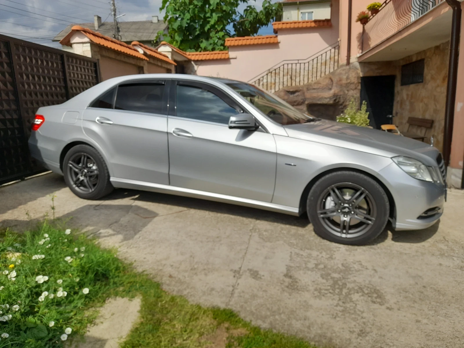 Mercedes-Benz E 350, снимка 4 - Автомобили и джипове - 55881484