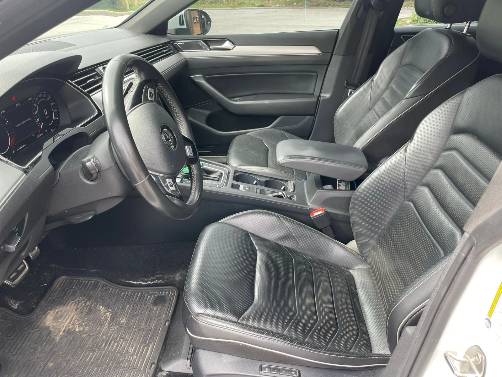 VW Arteon / 360 / DISTRONIC / DYNAUDIO / ОБДУХВАНЕ , снимка 12 - Автомобили и джипове - 55948323