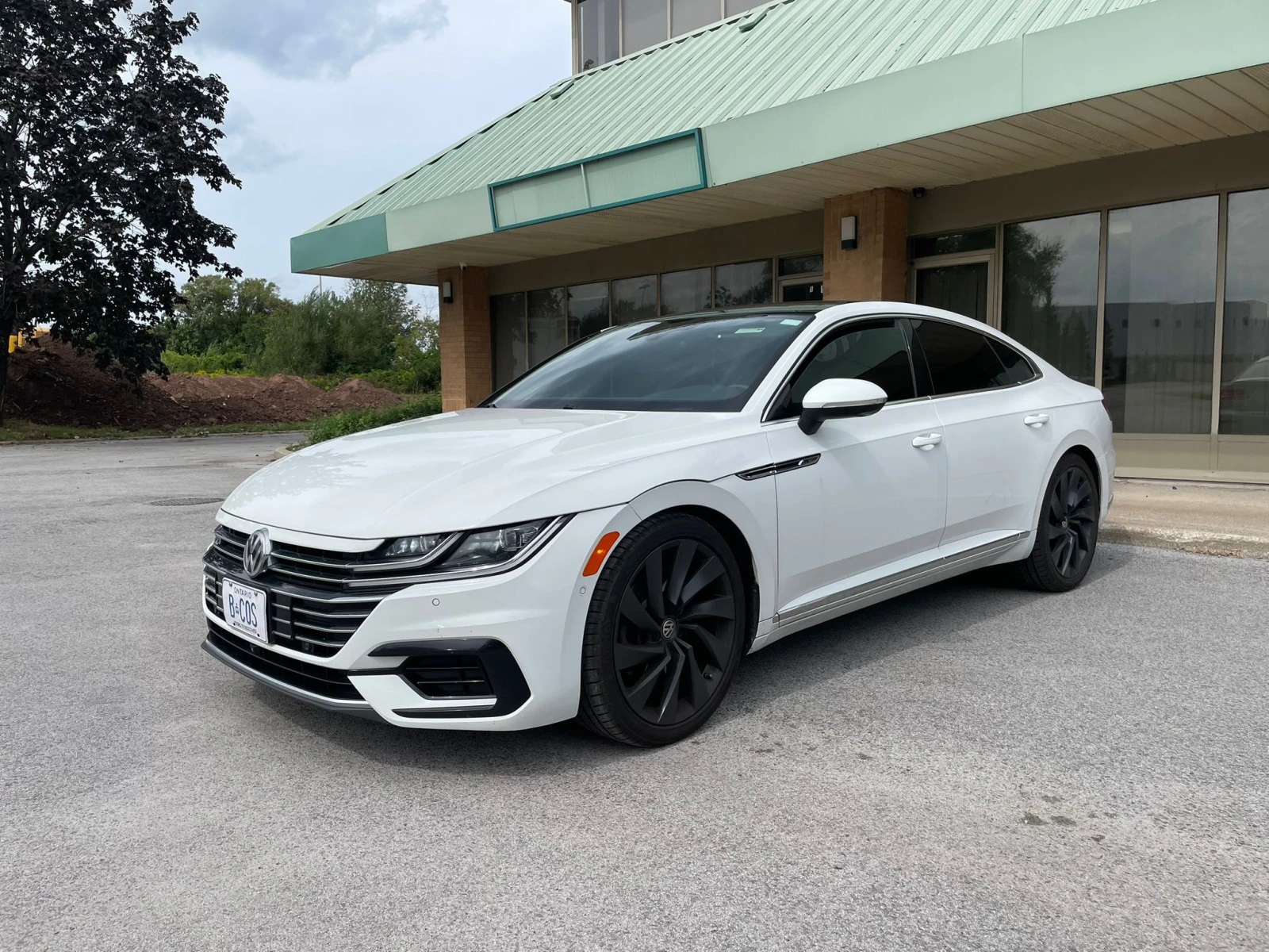 VW Arteon / 360 / DISTRONIC / DYNAUDIO / ОБДУХВАНЕ 