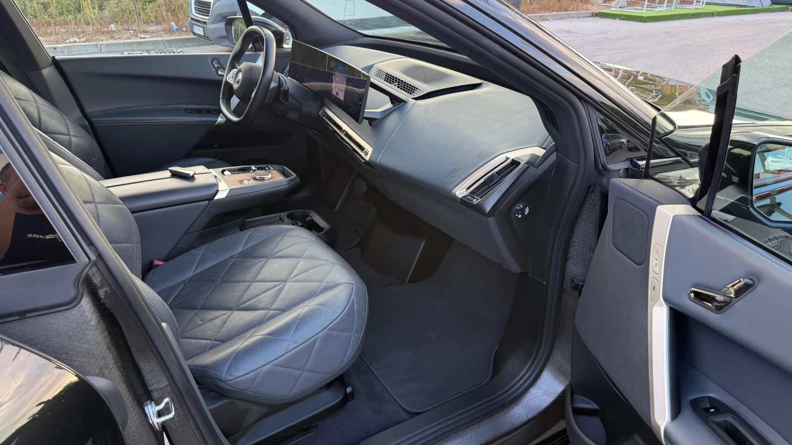 BMW iX 40xDrive LASER PANO HEADUP 360, снимка 12 - Автомобили и джипове - 56066355