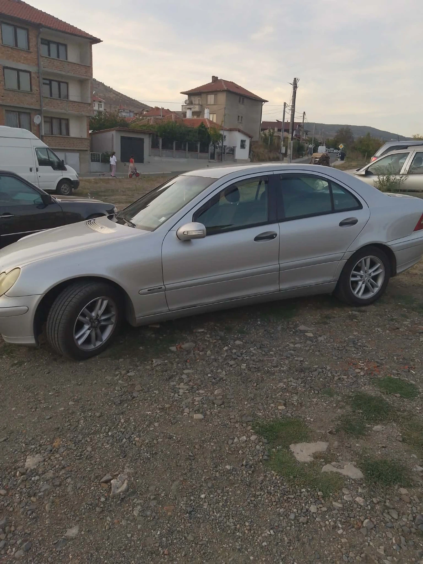 Mercedes-Benz C 220 Cdi, снимка 2 - Автомобили и джипове - 56416917