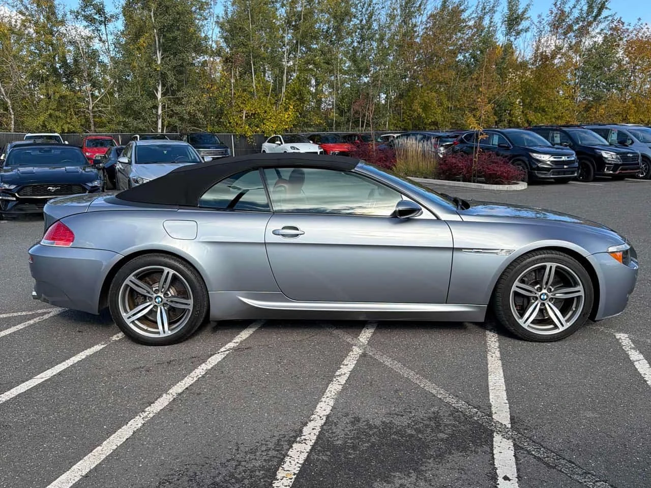 BMW M6 * CARFAX * ПРЕДСТАВИТЕЛСТВО * KEYLESS, снимка 4 - Автомобили и джипове - 56525908