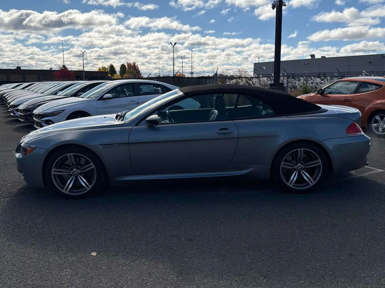 BMW M6 * CARFAX * ПРЕДСТАВИТЕЛСТВО * KEYLESS, снимка 2 - Автомобили и джипове - 56525908