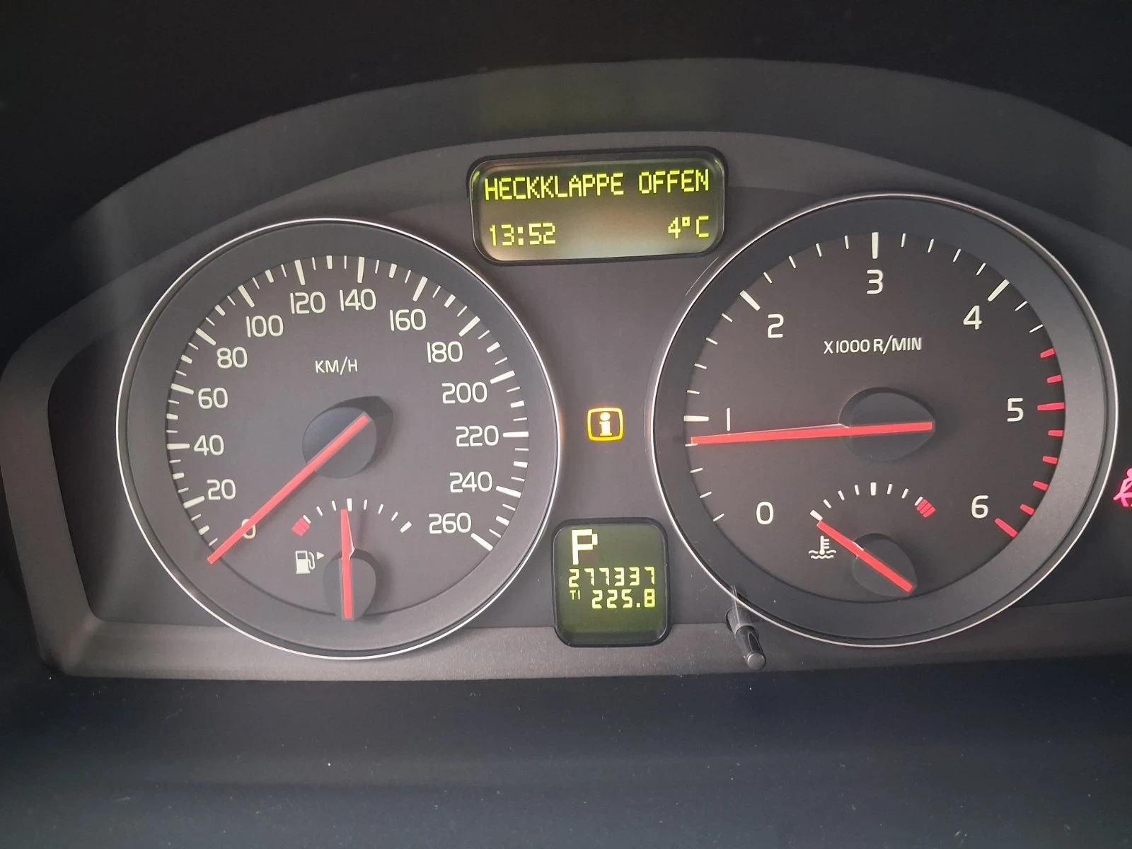 Volvo V50 2000, снимка 12 - Автомобили и джипове - 56646688