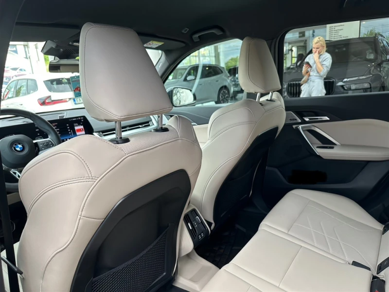 BMW X1 xDrive23i, снимка 11 - Автомобили и джипове - 50864175