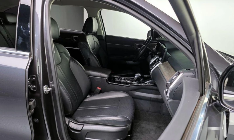 Kia Sorento Diesel 2.2 2WD * НАЙ-ДОБРА ЦЕНА В БЪЛГАРИЯ* , снимка 10 - Автомобили и джипове - 51962997