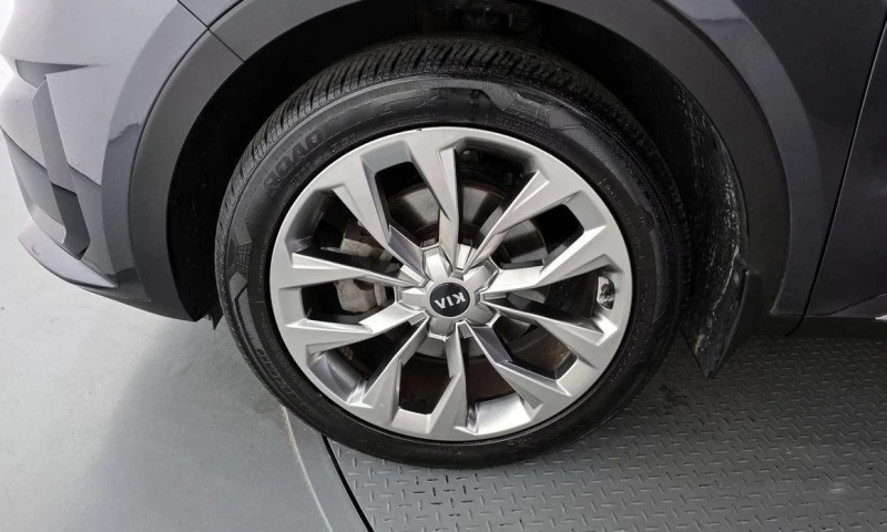 Kia Sorento Diesel 2.2 2WD * НАЙ-ДОБРА ЦЕНА В БЪЛГАРИЯ* , снимка 5 - Автомобили и джипове - 51962997