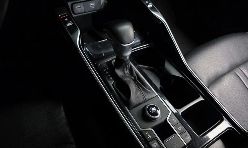 Kia Sorento Diesel 2.2 2WD * НАЙ-ДОБРА ЦЕНА В БЪЛГАРИЯ* , снимка 9 - Автомобили и джипове - 51962997