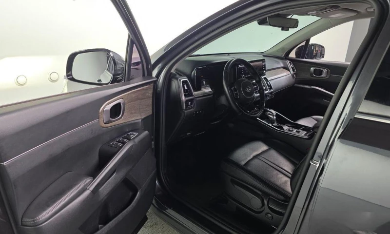 Kia Sorento Diesel 2.2 2WD * НАЙ-ДОБРА ЦЕНА В БЪЛГАРИЯ* , снимка 11 - Автомобили и джипове - 51962997