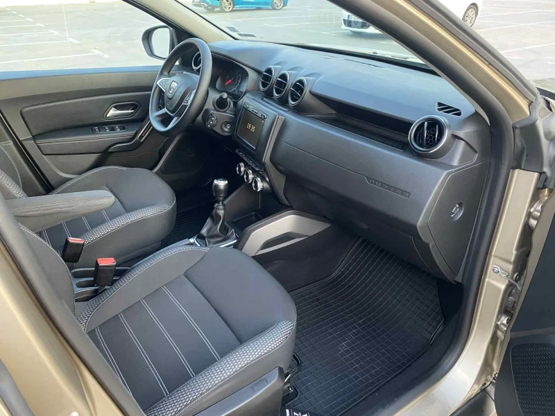 Dacia Duster 1.5 Dci, снимка 10 - Автомобили и джипове - 52261847