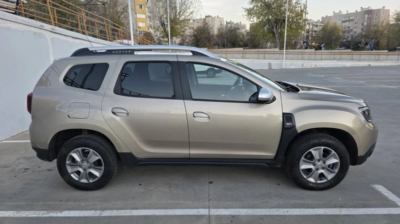 Dacia Duster 1.5 Dci, снимка 8 - Автомобили и джипове - 52261847