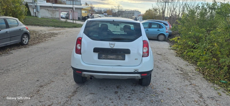 Dacia Duster 1.5dci, снимка 2 - Автомобили и джипове - 52618097