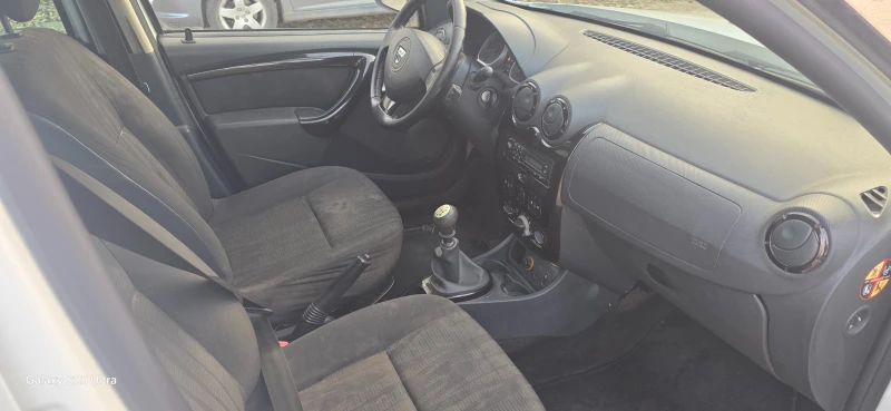 Dacia Duster 1.5dci, снимка 5 - Автомобили и джипове - 52618097